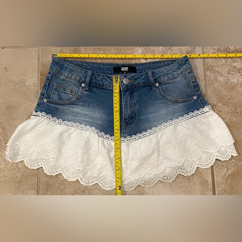 Madden NYC Blue Denim Mini Skirt With White Cotton Eyelet Lace Trim - Size S - Picture 10 of 12